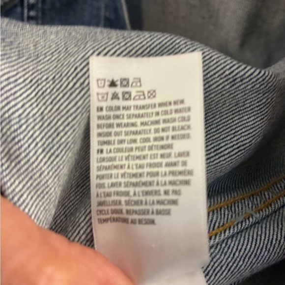 American Eagle lightly distressed Jean Jacket. Boyfriend fit.  NWOT.  AE Size S - Picture 5 of 7